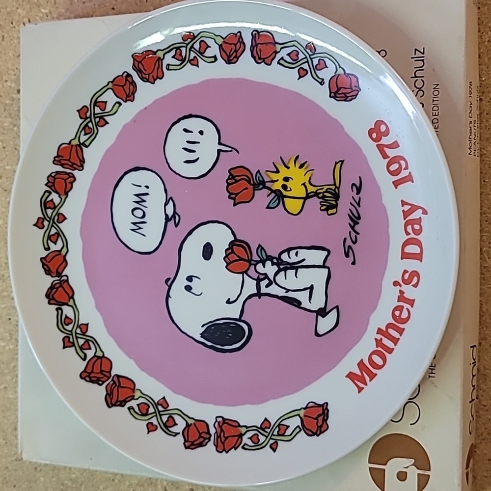 Vintage Peanuts 1977 Mother’s Day Collector Plate Snoopy on Doghouse